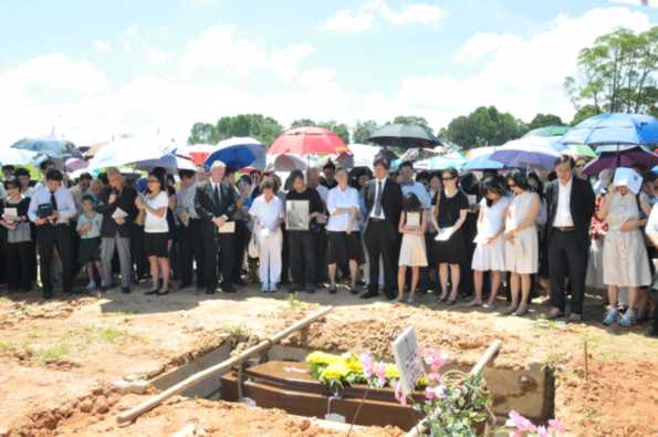 Burial at the new Chua Chu Kang Christian Cemetery